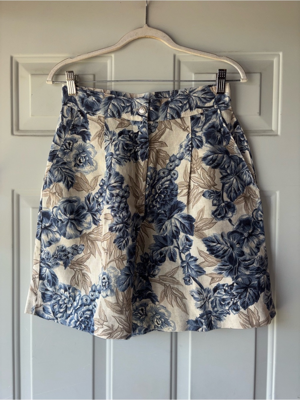 Vintage Francine Browner 80’s 90’s beige/blue floral shorts size 11/12